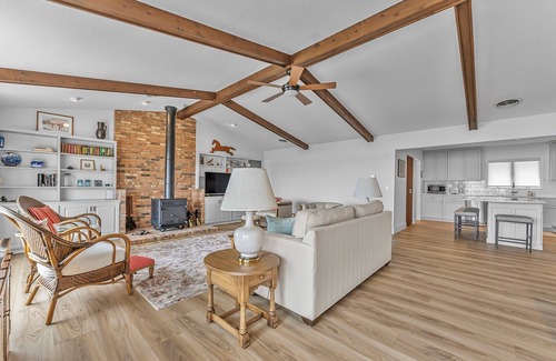 Elk Rapids House | New! Elk Lake Cottage - 14 Minutes from Horse Show!