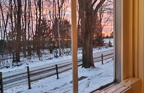 Union Dale House | New Elk Mtn Listing: Cozy family ski house - 2 min from Elk!