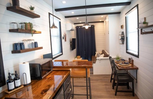 Alpine House | New Endless Sunsets-container Home