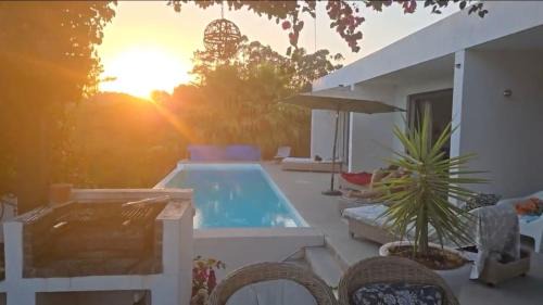 Mafra Villa | NEW- Ericeira Design Villa- 10 min from Beach, pool and great view