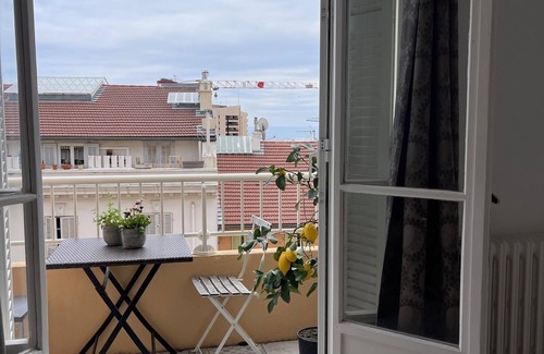 French Riviera Apartment | New F1 Grand Prix Studio on Boarder to Monaco - 3 min Walk to Place du Casino