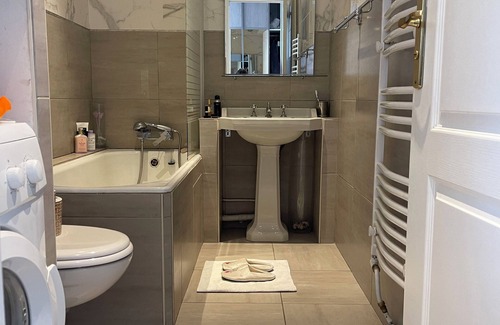 French Riviera Apartment | New F1 Grand Prix Studio on Boarder to Monaco - 3 min Walk to Place du Casino