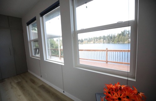 Lakeland North House | "NEW" Family Oasis on Star Lake; Kayaks + Grill + Game room!