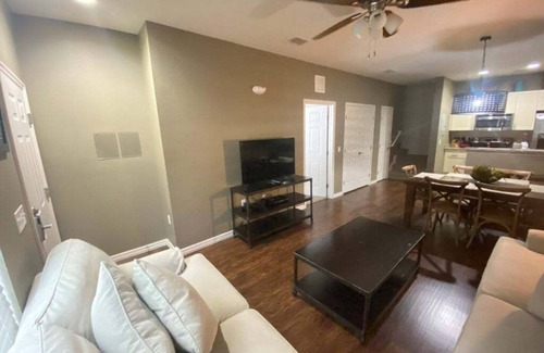 Kissimmee House | NEW! Family Retreat 3 Miles to Disney & Attractions