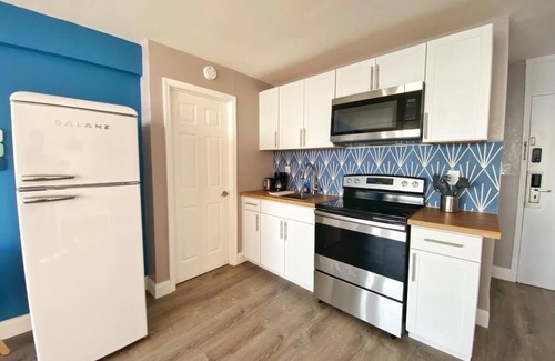 Bridgeport Heights Apartment | NEW Fantastic Ocean Front Studio in Daytona Beach - Up to 6 Guests!
