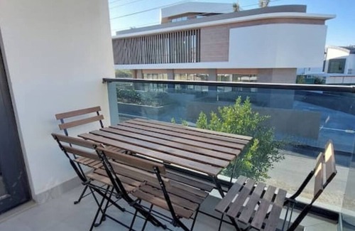 Lara House | New Flat&Large Living Space(2-4) Near Lara Beach
