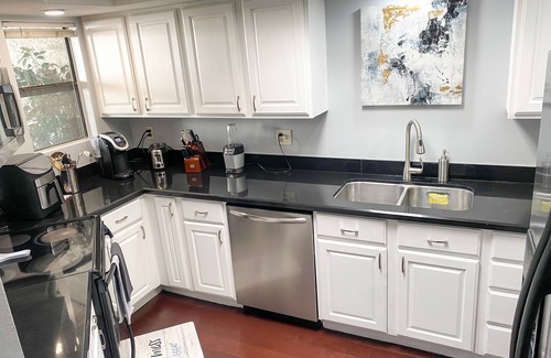 South Scottsdale House | New for 2023! Cozy & Modern South Scottsdale Townhome