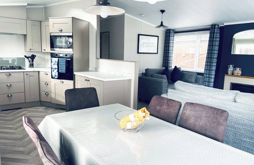 Newton Stewart Ski Chalet | New for 2023 this new Luxury and stylish lodge has all the mod cons.