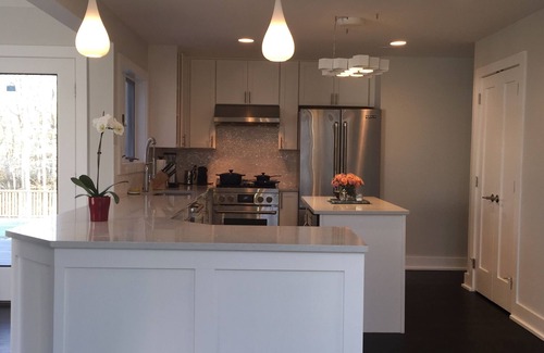 Water Mill House | New Fully Remodeled Post Modern Home, Perfect getaway for a family!