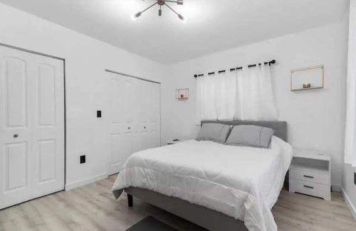 Hialeah Apartment | New furniture 1/1 apartment with backyard in Miami