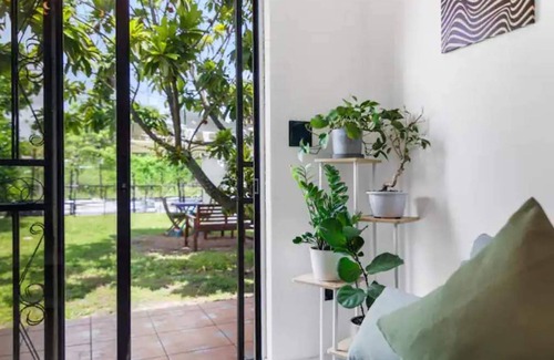 Hialeah Apartment | New furniture 1/1 apartment with backyard in Miami