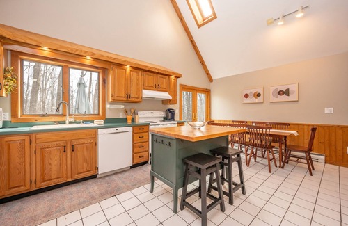 Sky Valley House | New! Get Your Creek On: Lake Access, Fireplace, Grill, Fire Pit!