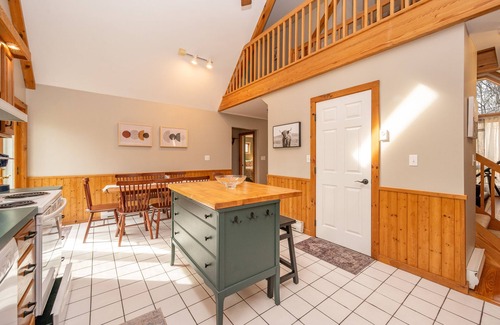 Sky Valley House | New! Get Your Creek On: Lake Access, Fireplace, Grill, Fire Pit!