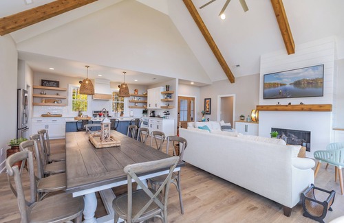 Littleton House | NEW Gorgeous Lakefront Home~Peaceful~Fully Stocked