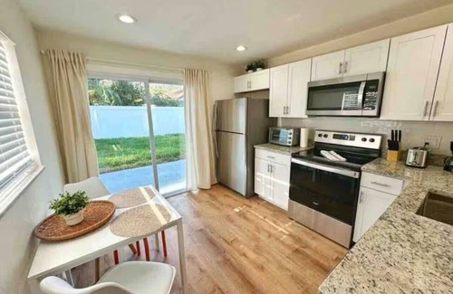 Port Orange House | NEW Gorgeous Sunshine-Up 6 Guests-Private Backyard