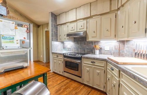 Eden Isle House | New! Greers Ferry Lakefront Home in Eden Isle