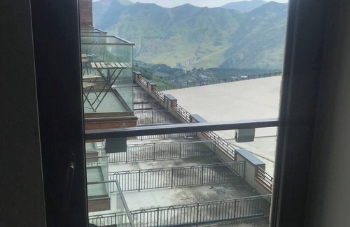 Kazbegi Apartment | New Gudauri, Loft 2, near to Ski Lift