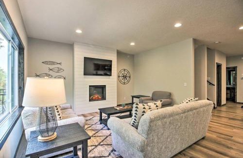 Lake Shore House | New Gull Lake Townhome! 5 bed 3200ft and Boat Slip