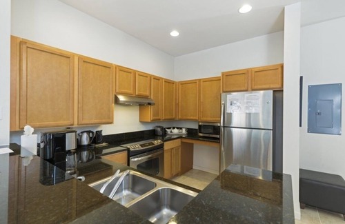 Kissimmee House | NEW! Handicap Accessible Regal Oaks Townhome with private spa and Conservation view