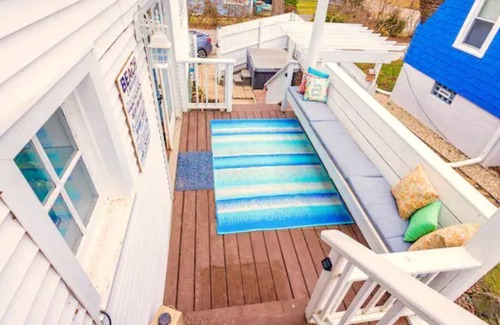 Saint Johns House | NEW! Harmony Harbor- A historic home with water-view!
