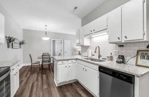 Madison Apartment | NEW! Heart of Huntsville, Amazing design