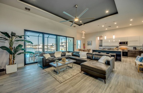 Mariner House | NEW - Heated Pool & Spa - Lake - Western Exposure