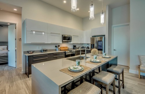 Mariner House | NEW - Heated Pool & Spa - Lake - Western Exposure