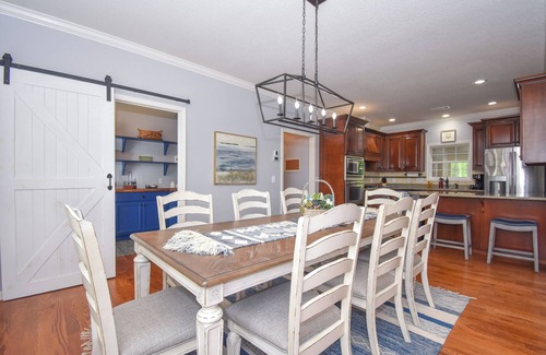 Dadeville House | NEW! Heavenly View by Big Fish Real Estate Group at Lake Martin, sleeps 9!