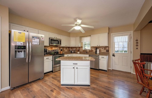Sky Valley House | New! Hillside Pines: Lake Access, Hot Tub, Gas Fireplace!