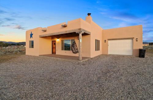 Taos House | New Home, Big Views, Hot Tub, Gazebo! - Casa del Sol