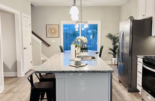 Wilmington House | New Home in Downtown Wilmington.Minutes to restaurants, Riverwalk and Beaches!