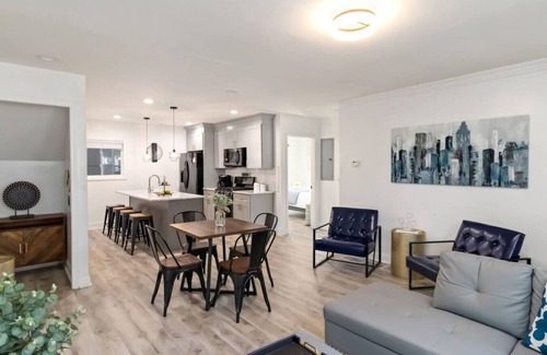 Home Park Apartment | New Home in MidTown- Sleeps 11 For Rent in Atlanta