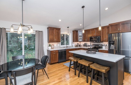 Rochester House | New Home in Private Neighborhood 3mi from Mayo