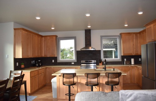 Oregon Coast House | NEW HOME! Pacific City, NHBRHD off Cape Kiwanda Dr, 5 min. walk to beach/Pelican