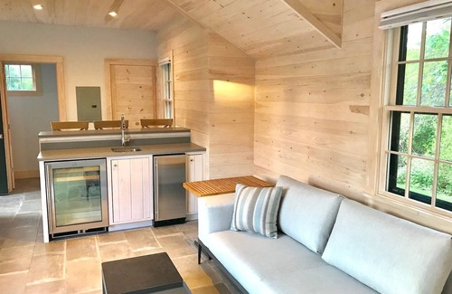 Nantucket Town House | NEW HOME, POOL + CABANA in Town. 5 bdrm, 6 Full + 2 Half Baths. SLEEPS 14