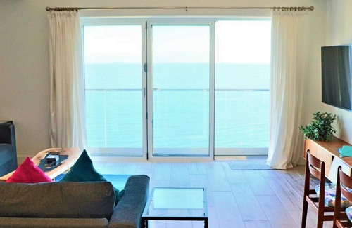 Sandown Apartment | New Horizon