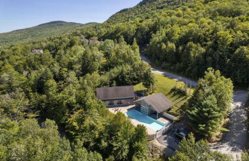 Sunday River Area House | New host! Exceptional Sunday River Ski In Ski Out Condo