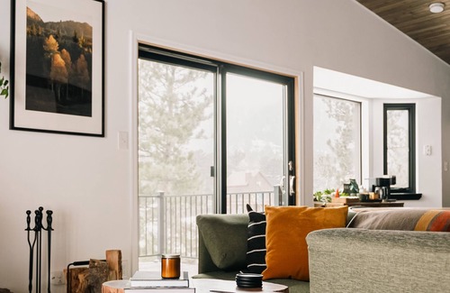 Bailey House | NEW Hot Tub + Arcade + Fire Pit + Mtn Views