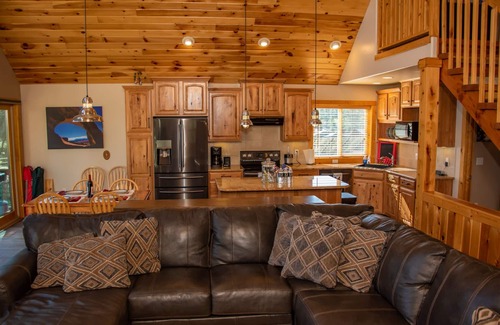 Pagosa Highlands Cabin | New Hot Tub! Close to Fishing, ATV, Hiking, Rafting, Rivers!