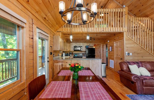 Lake Lure Cabin | New Hot Tub|Mountain Views|Pet Friendly