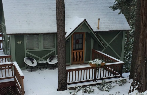 Lake Arrowhead Cottage | New Hot Tub/Propane Fire Pit-Use of Lake Membership Cd