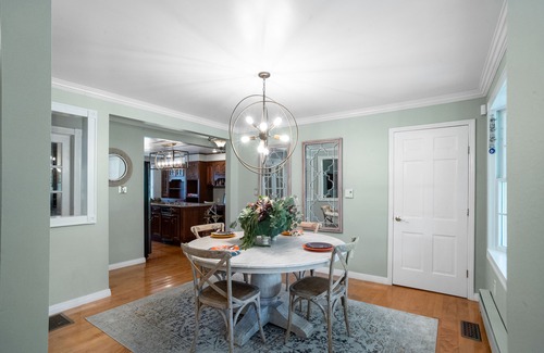 Fayetteville House | NEW HOT TUB|sleeps 10|4BR 3Ba|firepit|pingpong table|New River Gorge NP