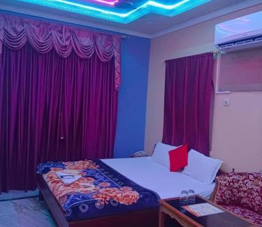 Dumdum House | New Hotel White Palace