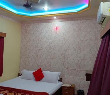 Dumdum House | New Hotel White Palace