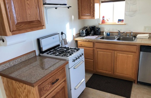 Taos House | New House ,Great Views,near Taos Mesa Brewpub with New Hot Tub