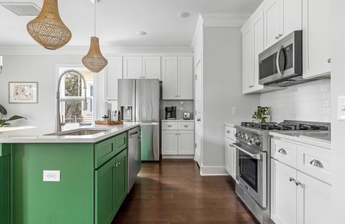 North Charleston House | NEW HOUSE! King Beds, Firepit, Grill in Park Circle!