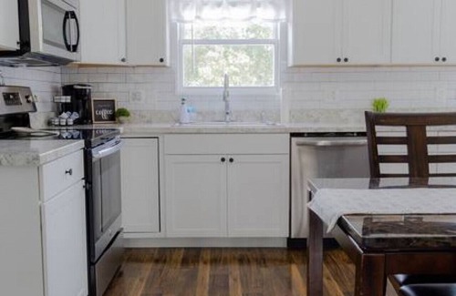 Knoxville House | ★ New House ★ Modern Furnished Southeast Knox