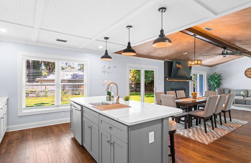 Savannah House | NEW IMMACULATE and quiet 4br Retreat between SAV DownTown & Tybee Island