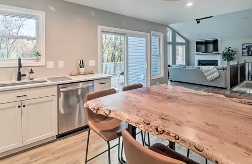 Bentonville House | NEW! Immaculate Sanctuary w/ Hot Tub & Fire Pit!