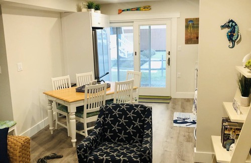 North Ocean City House | New in 2022! Quaint Beach House Half a block from the beach in North OC